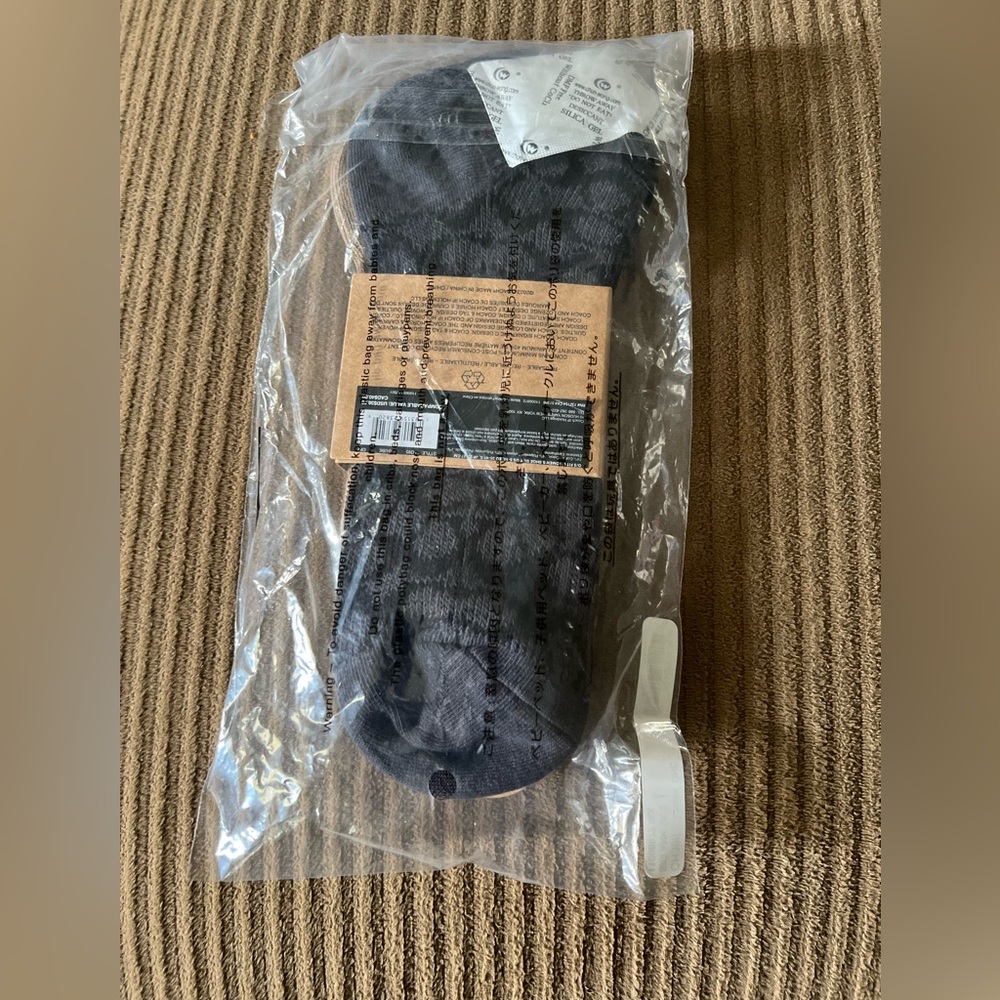 Coach Signature Ankle Socks nwt in packaging - Picture 3 of 3